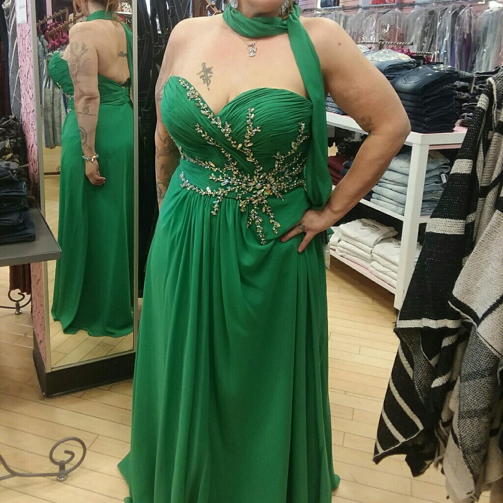 ❣Prom gown , New with Tags, Size 18